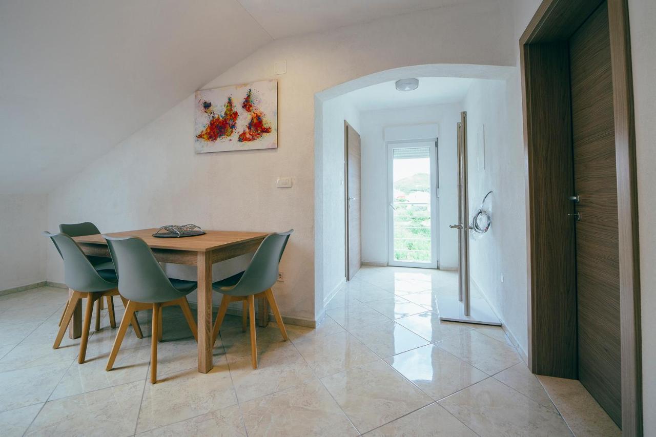 Apartmani Josip Podstrana Exterior foto
